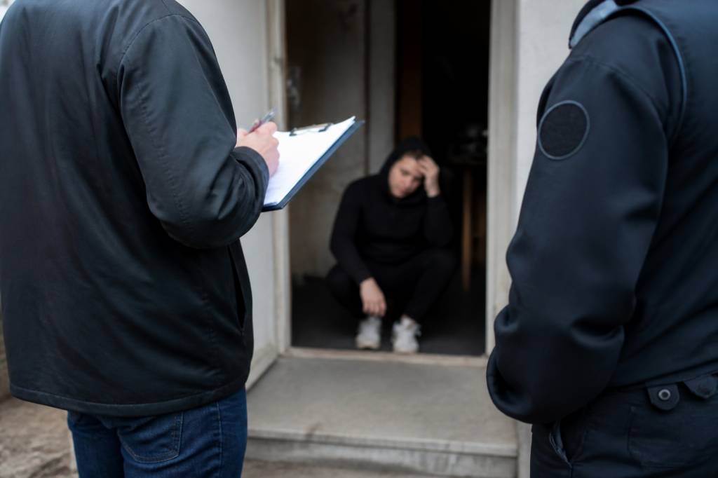 Comment faire fuir des squatteurs légalement et sécuriser durablement son logement